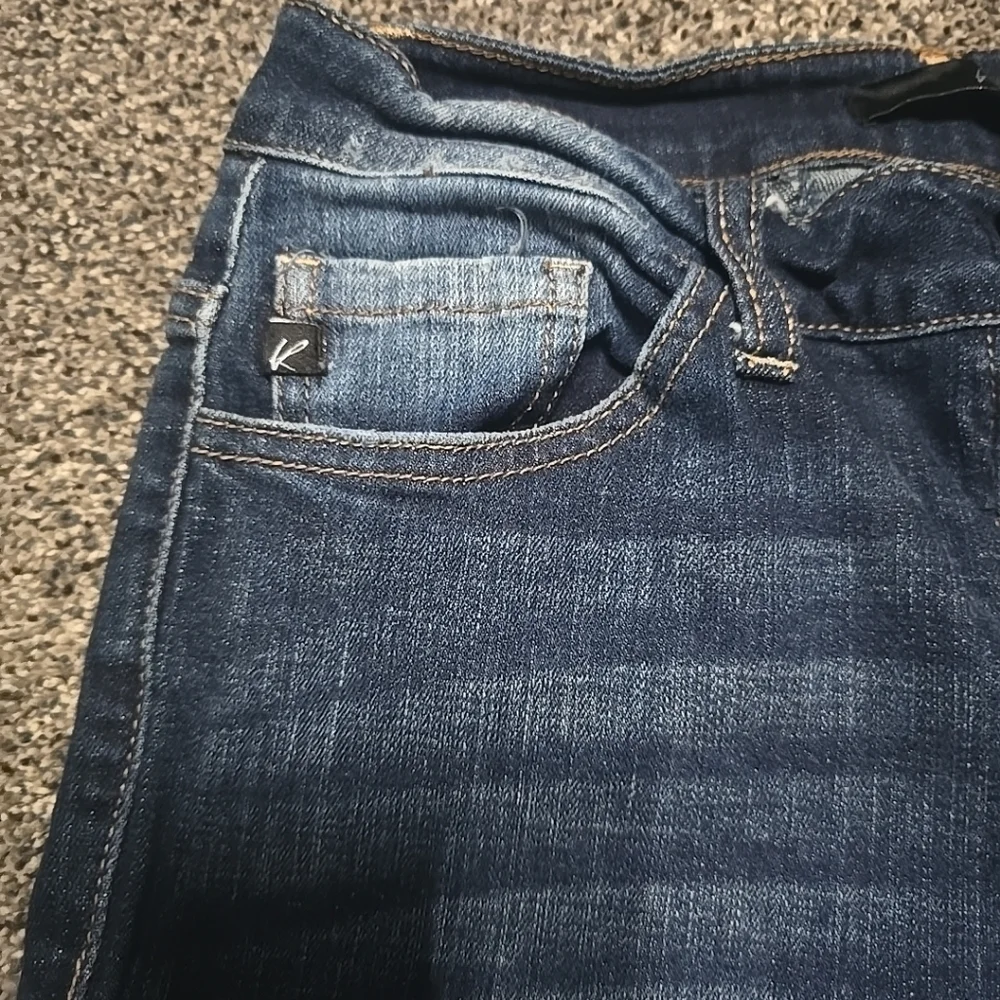 Kancan Estilo# VBK1387A high Rise Dark Wash, Disteessed Skinny Jeans Sz 27
